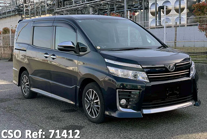 Toyota / Voxy 2015